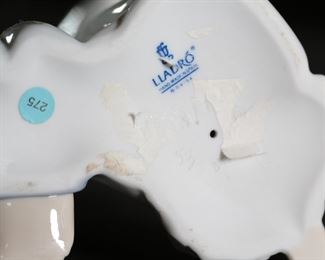 Lladro 4779 Teaching to Pray Girl & Boy Children Praying Porcelain Figurine 9 inches high