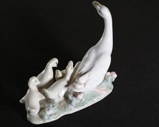 Lladro 1307 Little Ducks After Mother Porcelain Figurine #2 4 inches high