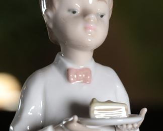 Lladro 5877 Guest of Honor boy with Cake Porcelain Figurine 8.5 inches high