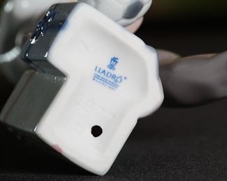 Lladro 5877 Guest of Honor boy with Cake Porcelain Figurine 8.5 inches high