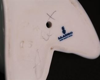 Lladro 4874 Children in Nightshirts Porcelain Figurine #2 8.5 inches high.