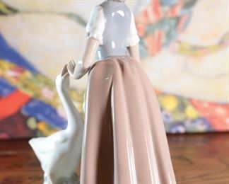 NAO by Lladro 286 Teaching the Geese 10.75 inches high.