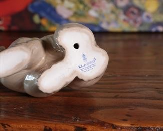 Lladro Attentive Brown Bear Porcelain Figurine 4 inches high