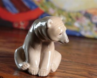 Lladro 1206 Seated Brown Bear Porcelain Figurine 3.25 inches high