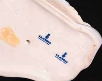 Lladro 4635 Angel with Sleeping Child Porcelain Figurine 6.75 inches high.