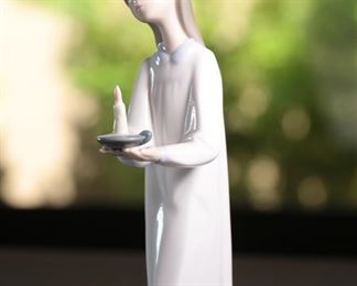Lladro 4868 Girl with Candle Porcelain Figurine #2 8 inches high