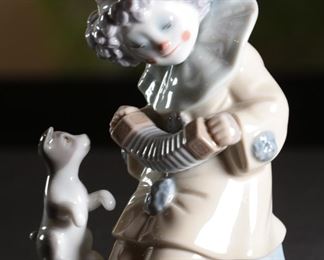 Lladro 5279 Pierrot Concertina Clown with Puppy Porcelain Figurine 5.75in high