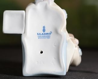 Lladro 5279 Pierrot Concertina Clown with Puppy Porcelain Figurine 5.75in high