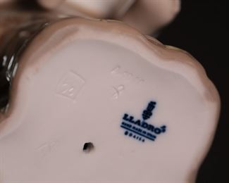 Lladro 4876 Thinking Boy Porcelain Figurine 8.5 inches high.