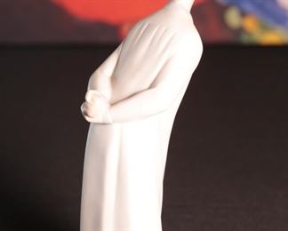 Lladro 4869 Goodnight Blowing Kiss Boy in Pajamas Porcelain Figurine 8.5 inches