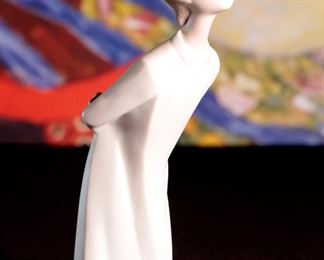 Lladro 4869 Goodnight Blowing Kiss Boy in Pajamas Porcelain Figurine 8.5 inches