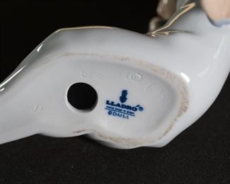 Lladro 5099 Baby with Pacifier Porcelain Figurine 4.5 inches high.