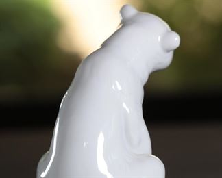 Lladro 1208 Resting Polar Bear Porcelain Figurine 4.5 inches high.