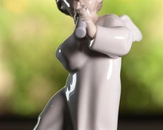 Lladro 4540 Angel With Flute Porcelain Figurine 6.5 inches high.