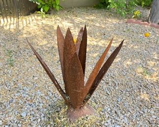 Rustic Metal Agave Md 14 inches high