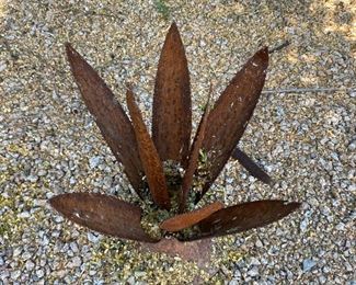 Rustic Metal Agave Md 14 inches high