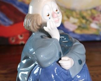 Porcelain Sad Clown Figurine Porcelana De Cuernavaca 7 inches high