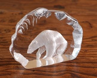 Mats Jonasson  Royal Krona Polar Bear Crystal Glass Figure Sculpture Paperweight Sweden	4.5 inches high.