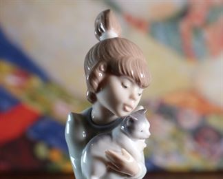 Lladro 5712 Girl With Cat Porcelain Figurine	7 inches high	