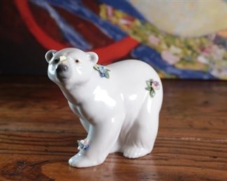 Lladro 6354 Attentive Polar Bear With Flowers Porcelain Figurine  	4 inches high	