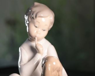 Lladro 4522 Boy With Dog Porcelain Figurine	8 inches high	

