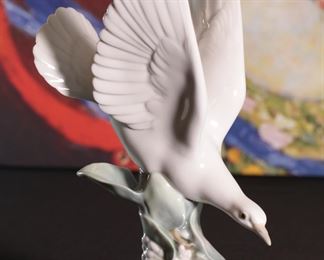 Lladro 4550 Turtle Dove Porcelain Figurine	11 inches high	

