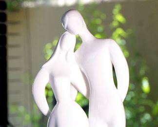 Royal Doulton Lovers Hn 2762 Porcelain Figurine	12 inches high	
