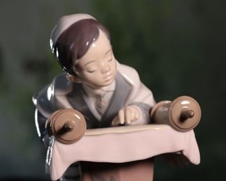 Lladro 6004 Bar Mitzvah Day Porcelain Figurine 	8 inches high	

