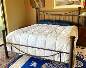 King Size Iron Frame Bed	Frame: 61 x 81 x 92  Mattress: 76 x 80	
