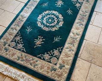 Green Floral Oriental Wool Rug 	70 x 48in	
