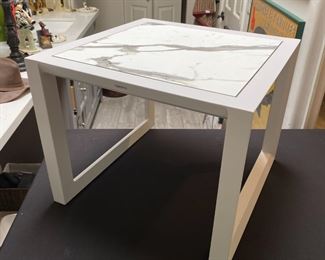 Vintage Modern Marble & Steel End Table Single	16 x 19.75 x 9.75in	HxWxD
