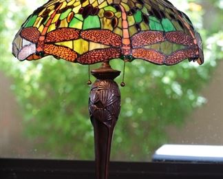 Modern Tiffany Style Dragonfly Table Lamp	28 x 18.75in diameter	
