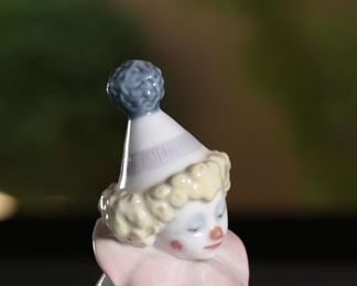 Lladro 5277 Pierrot Circus Clown w/ Puppy Porcelain Figurine 	4.5 inches high	
