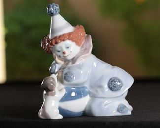 Lladro 5279  Pierrot Concertina Clown With Puppy Dog Porcelain Figurine 	4.75 inches high.	
