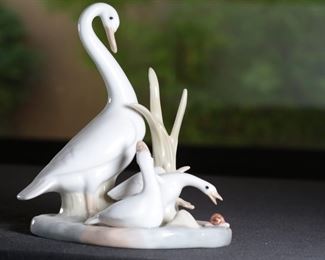 Casades Porcelain Geese figurine	7 inches high	
