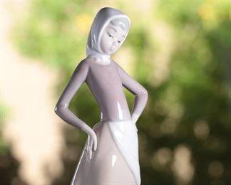 Lladro 4682 Girl with Milk Pail Porcelain Figurine	9.75 inches high.	
