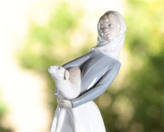 Lladro 4584 Girl with Lamb	11 inches high	
