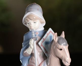 AS-IS Lladro 6112 Medieval Lord Porcelain Figurine	8.75 inches high.	
