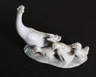 Lladro 1307 Little Ducks After Mother Porcelain Figurine #2	4 inches high	
