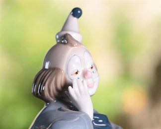 Porcelana De Cuernavaca Mexico Sitting Clown Porcelain Figurine	7 inches high	
