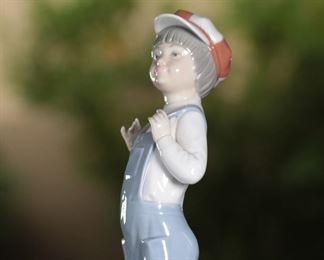 Lladro 4898 Boy From Madrid Porcelain Figurine	9 inches high	
