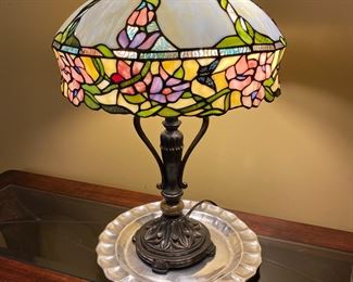 Modern Tiffany Style Butterfly Table Lamp	23 x 17in diameter	
