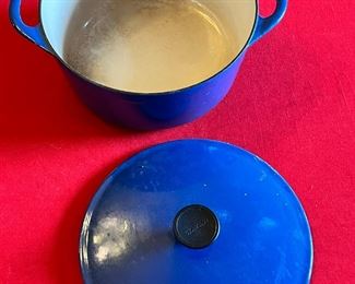 Cousances 22 Enameled Cast-Iron Pot  	7 x 9in diameter	
