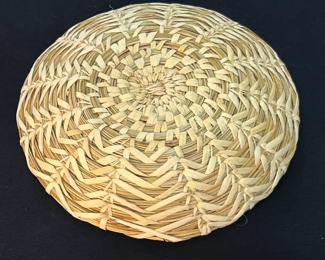 Tohono O'Odham Basket #1	8in Diameter	
