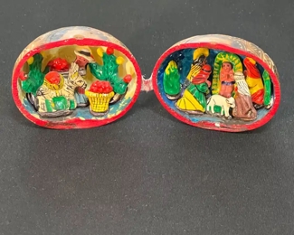 Vintage Peruvian Carved Gourd Retablos Nativity Christmas Folk Art	3x3x2in	HxWxD
