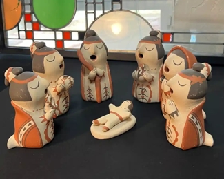 11pc Mary E Toya Jemez Nativity Scene Native American Pottery 	  5.5 inches tall.	
