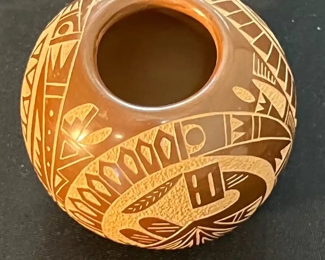 Mae Tapia Santa Clara Pueblo Pottery Seed Pot Native American Pottery Bowl	2.5 x 3in diameter	
