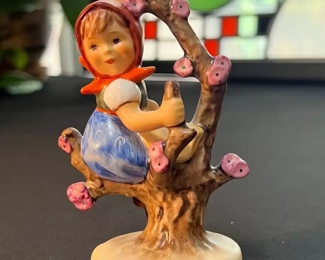 Hummel Goebel Figurine Apple Tree Girl 741 3/0	4in H	
