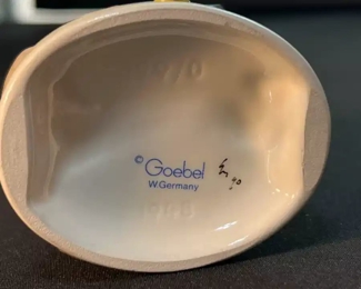 Goebel Hummel 199/0 Feeding Time Figurine	4.5in H	
