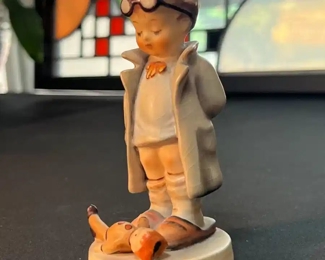 Goebel Hummel Doctor 127 Figurine	4.5in H	
